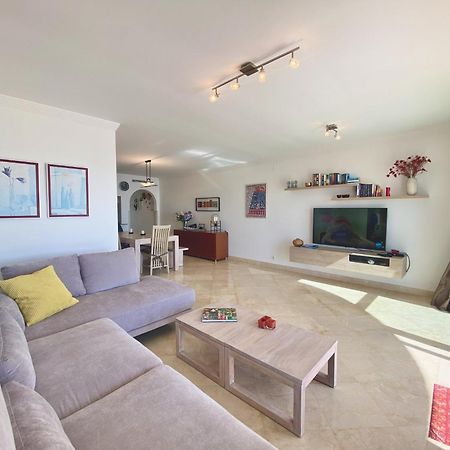 D12 Espectacular y moderno apartamento en primera línea - Estepona - Sinfonia del Mar Exterior foto