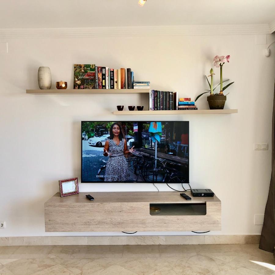 D12 Espectacular y moderno apartamento en primera línea - Estepona - Sinfonia del Mar Exterior foto